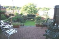 Mid-Terrace House, 2 bedrooms, Freehold