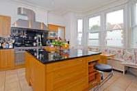 Detached House, 6 bedrooms, Freehold