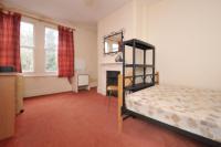 Mid-Terrace House, 6 bedrooms, Freehold