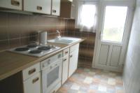 Mid-Terrace House, 3 bedrooms, Freehold