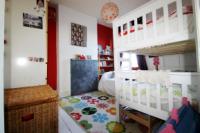 Mid-Terrace House, 3 bedrooms, Freehold