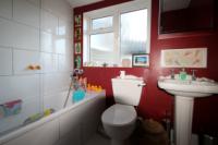 Mid-Terrace House, 3 bedrooms, Freehold