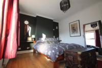 Mid-Terrace House, 3 bedrooms, Freehold
