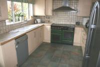 Semi-Detached House, 5 bedrooms, Freehold