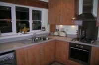 Mid-Terrace House, 3 bedrooms, Freehold