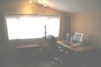 Mid-Terrace House, 2 bedrooms, Freehold