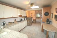 Mid-Terrace House, 4 bedrooms, Freehold