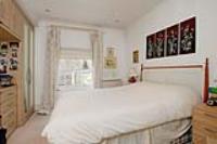 Mid-Terrace House, 5 bedrooms, Freehold