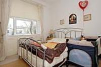 Mid-Terrace House, 5 bedrooms, Freehold