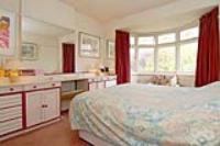 Mid-Terrace House, 4 bedrooms, Freehold