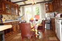 Mid-Terrace House, 4 bedrooms, Freehold