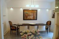 Mid-Terrace House, 5 bedrooms, Freehold