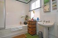 Mid-Terrace House, 3 bedrooms, Freehold