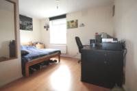 Mid-Terrace House, 3 bedrooms, Freehold