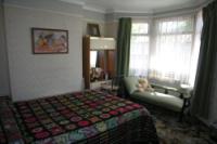 Mid-Terrace House, 3 bedrooms, Freehold