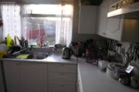Mid-Terrace House, 2 bedrooms, Freehold