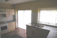 Mid-Terrace House, 3 bedrooms, Freehold