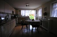 Mid-Terrace House, 3 bedrooms, Freehold