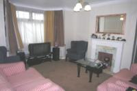 Mid-Terrace House, 4 bedrooms, Freehold