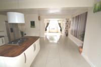 Mid-Terrace House, 3 bedrooms, Freehold