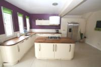 Mid-Terrace House, 3 bedrooms, Freehold