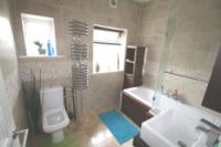 Mid-Terrace House, 3 bedrooms, Freehold