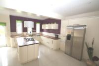 Mid-Terrace House, 3 bedrooms, Freehold