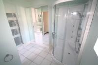 Mid-Terrace House, 3 bedrooms, Freehold