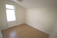 Mid-Terrace House, 3 bedrooms, Freehold