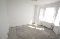 Mid-Terrace House, 3 bedrooms, Freehold