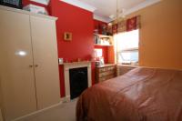 Mid-Terrace House, 3 bedrooms, Freehold
