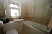 Mid-Terrace House, 3 bedrooms, Freehold