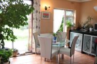 Mid-Terrace House, 3 bedrooms, Freehold