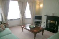 Mid-Terrace House, 4 bedrooms, Freehold