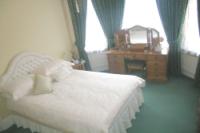 Mid-Terrace House, 4 bedrooms, Freehold