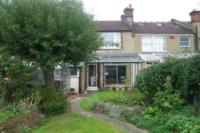 Mid-Terrace House, 3 bedrooms, Freehold