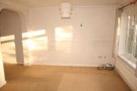 Mid-Terrace House, 3 bedrooms, Freehold