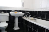 Bungalow, 5 bedrooms, Freehold
