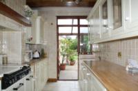 Semi-Detached House, 3 bedrooms, Freehold