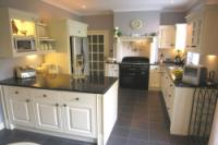 Semi-Detached House, 5 bedrooms, Freehold