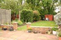 Mid-Terrace House, 4 bedrooms, Freehold