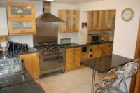 Semi-Detached House, 5 bedrooms, Freehold