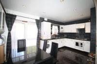 Mid-Terrace House, 3 bedrooms, Freehold