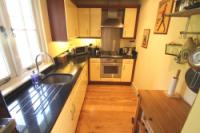 Mid-Terrace House, 2 bedrooms, Freehold