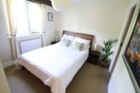 Mid-Terrace House, 2 bedrooms, Freehold