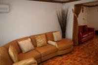 Semi-Detached House, 4 bedrooms, Freehold