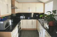 Semi-Detached House, 5 bedrooms, Freehold