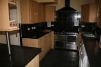 End-of-Terrace House, 5 bedrooms, Freehold