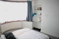Semi-Detached House, 5 bedrooms, Freehold