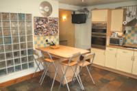 Semi-Detached House, 3 bedrooms, Freehold